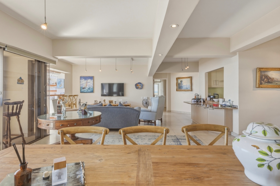 3 Bedroom Property for Sale in Sea Point Western Cape